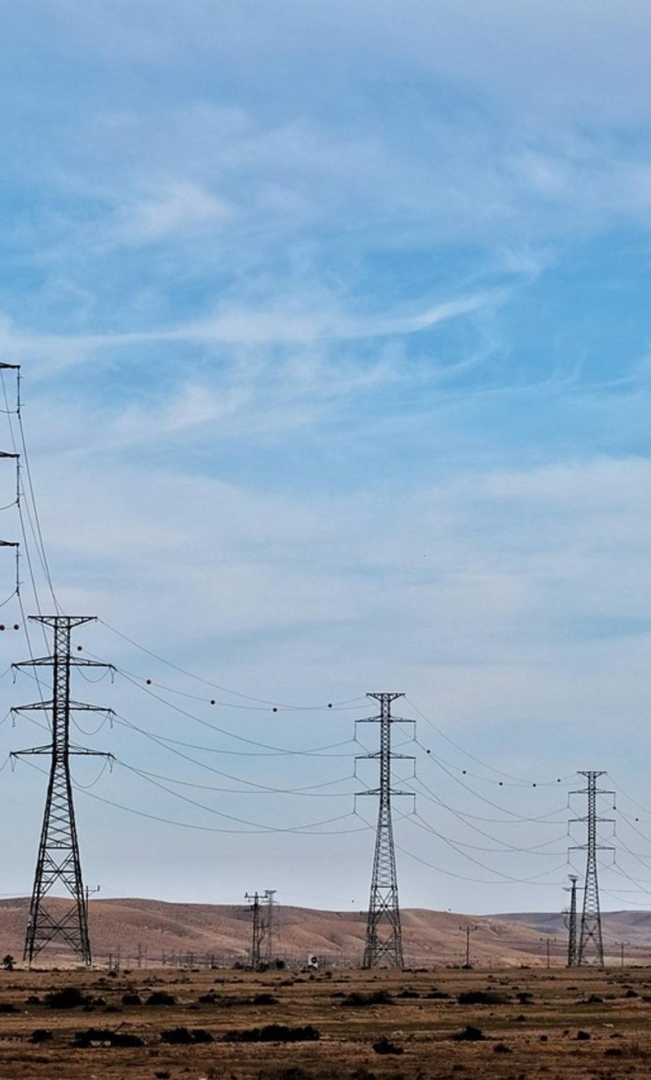 transmission-tower-7520850_1280 (1)